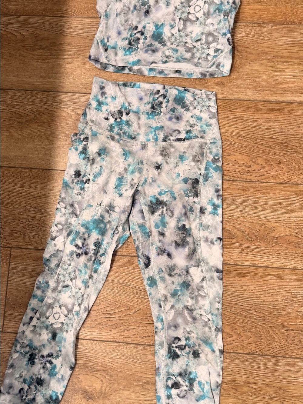 Lululemon align set Teal  & Gray Floral Active set 0169
